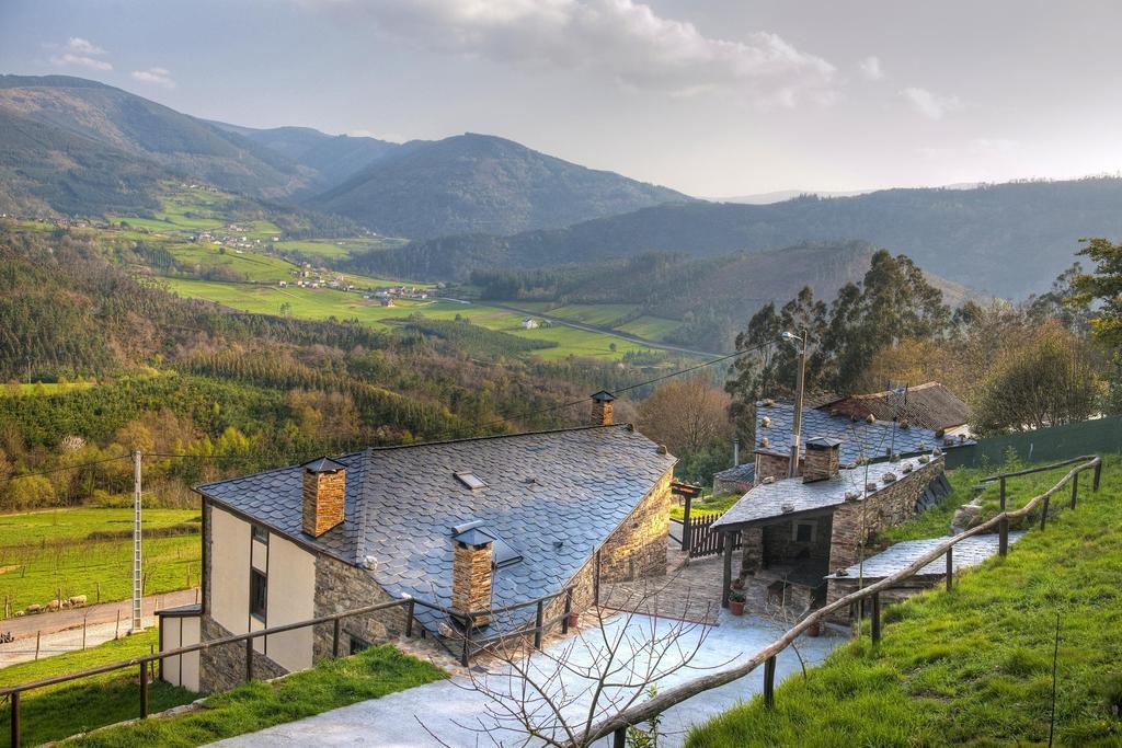 Apartamentos A Casa Nova A Pontenova Ruang foto